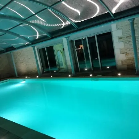 Holiday home De L'atelier Et De La Piscine Pour 25 Personnes *