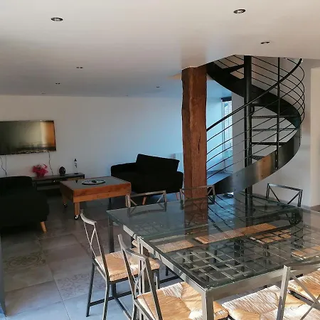Holiday home De L'atelier Et De La Piscine Pour 25 Personnes