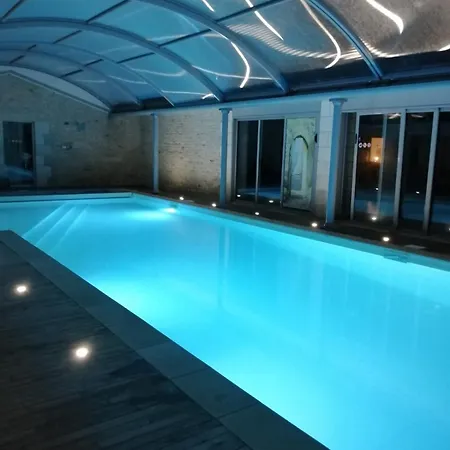 Holiday home De L'atelier Et De La Piscine Pour 25 Personnes *